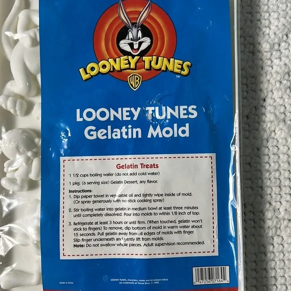 Looney Tunes gelatin mold - Picture 2 of 5